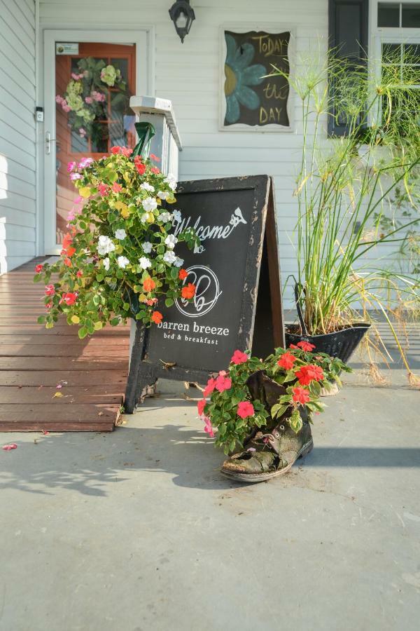 Barren Breeze Bed And Breakfast Lucas ภายนอก รูปภาพ
